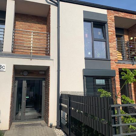 Klimatyzowany Apartament Z Miejscem Garazowym 고르주프비엘코폴스키 외부 사진
