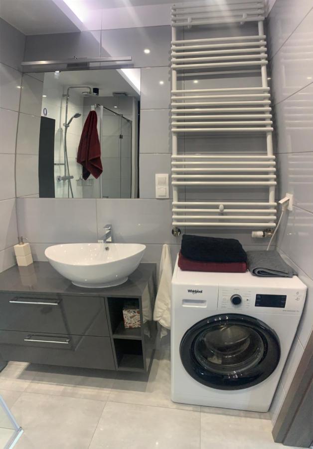 Klimatyzowany Apartament Z Miejscem Garazowym 고르주프비엘코폴스키 외부 사진